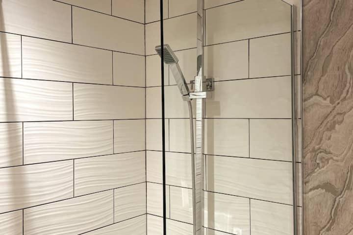 Lovely 3 Bedroom Apartment With Private Garden In Edinburgh City Centre Extérieur photo