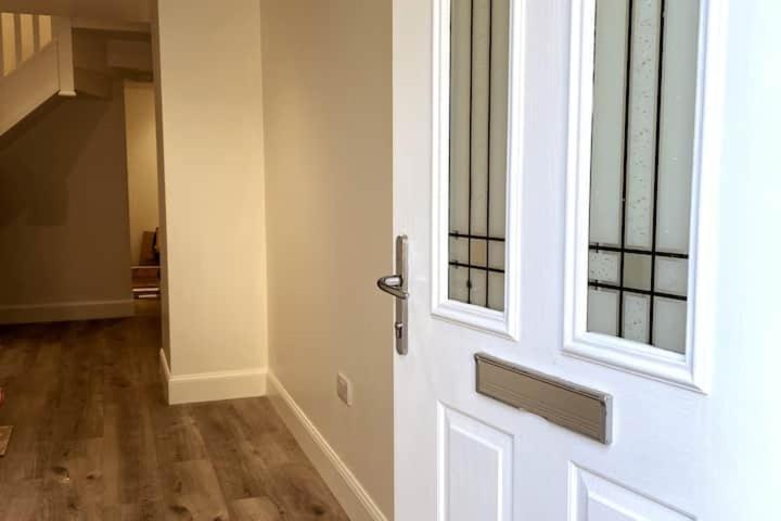 Lovely 3 Bedroom Apartment With Private Garden In Edinburgh City Centre Extérieur photo
