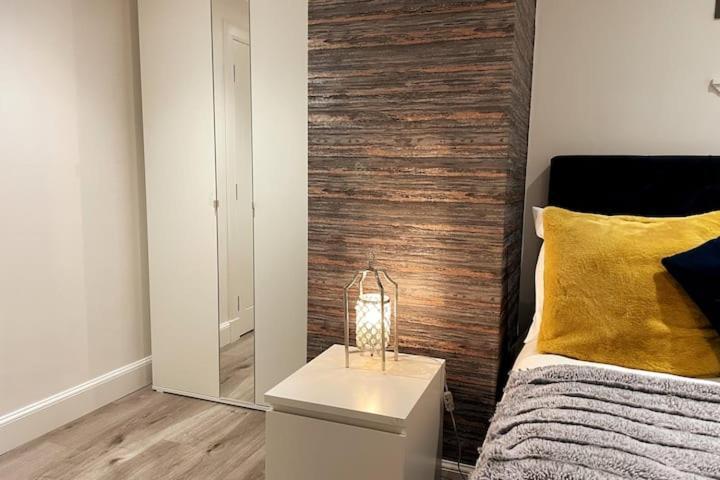 Lovely 3 Bedroom Apartment With Private Garden In Edinburgh City Centre Extérieur photo