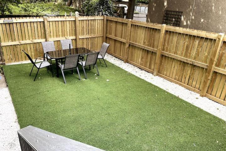 Lovely 3 Bedroom Apartment With Private Garden In Edinburgh City Centre Extérieur photo