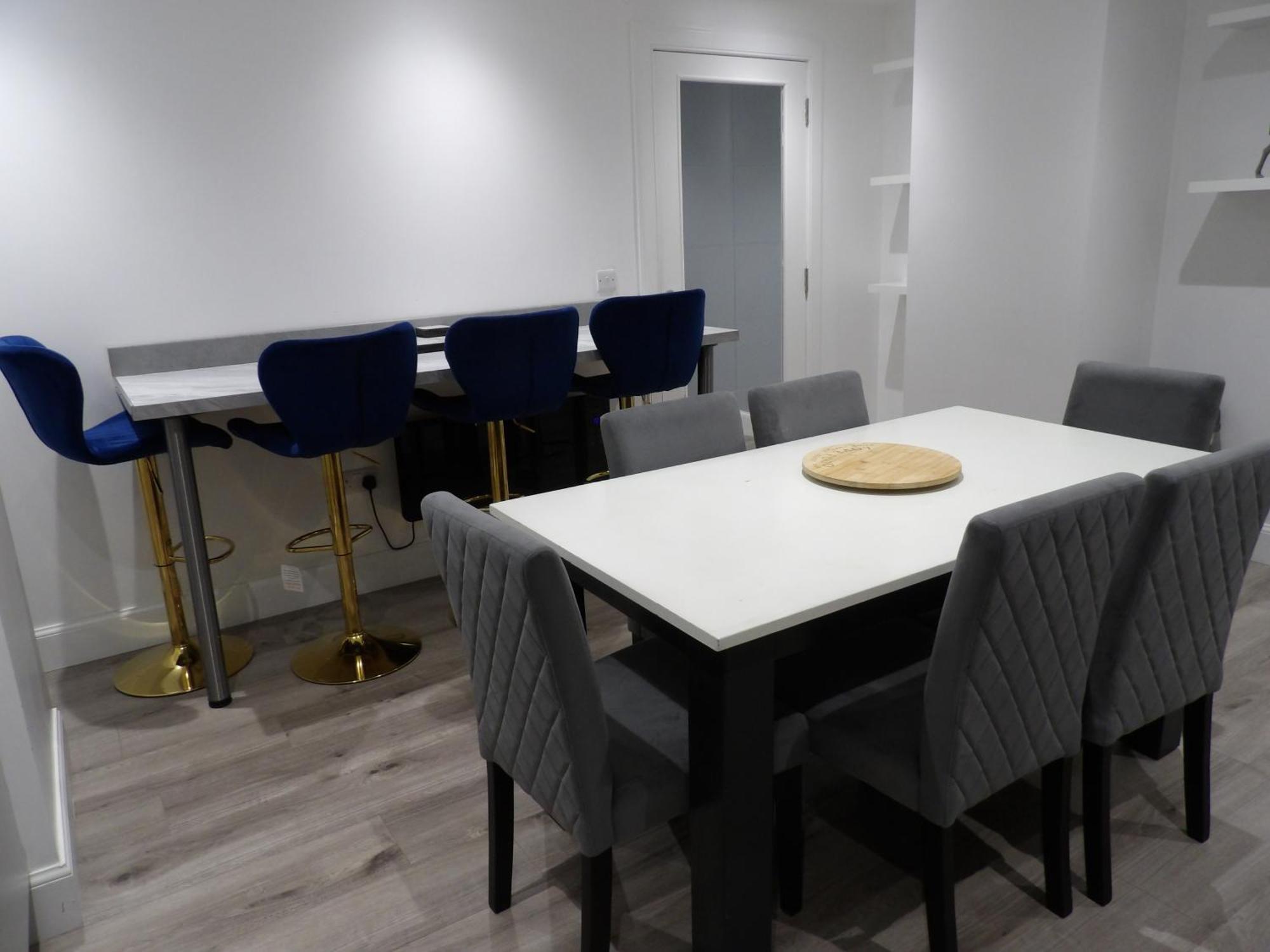 Lovely 3 Bedroom Apartment With Private Garden In Edinburgh City Centre Extérieur photo